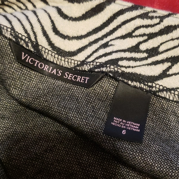 Victoria Secret A line skirt - Picture 7 of 7